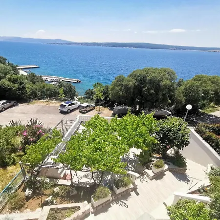 Niko Lux With Jacuzzi Only 70m From The *