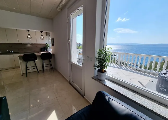 Niko Lux With Jacuzzi Only 70m From The * Dramalj