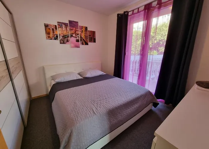 Niko Lux With Jacuzzi Only 70m From The *