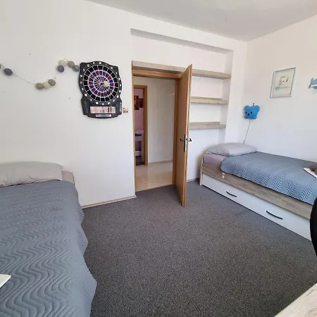 Niko Lux With Jacuzzi Only 70m From The Apartment Dramalj