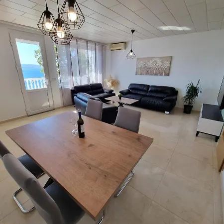 Niko Lux With Jacuzzi Only 70m From The