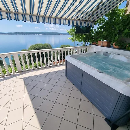 Niko Lux With Jacuzzi Only 70m From The