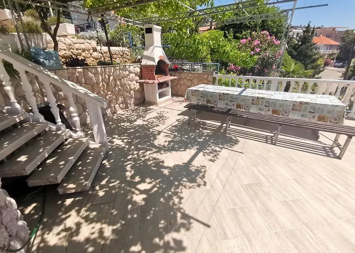 דירה Niko Lux With Jacuzzi Only 70m From The *