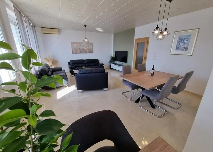 דירה Niko Lux With Jacuzzi Only 70m From The *